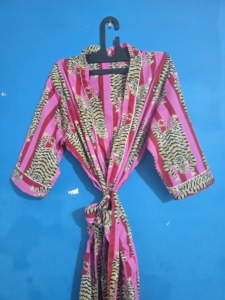 Robe pour femmes à imprimé tigre rose, manches trois quarts, longueur intégrale, fermeture à cordon, vêtements décontractés d'été, tricotée, 100% coton, douce - Product Image 3