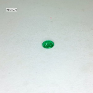 Venta al por mayor de piedras preciosas sueltas de esmeralda ovalada de Zambia de grado 3A, 6.10x5.10x3.40mm, 0.64ct, para joyería fina y de diseñador. - Product Image 5