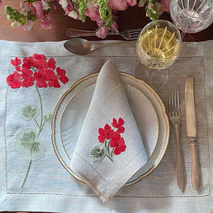 Juego de Manteles Individuales y Servilletas de Lino 100% Natural, Bordados, Lavables, con Diseño de Flores Rojas, Estilo Bohemio para Bodas, Venta al Por Mayor Personalizada - Product Image 4