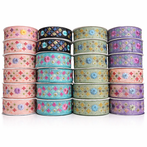 Ruban de bordure de sari brodé floral multicolore à sequins de 1,25 pouce, garniture en dentelle écologique haute densité, ornements de mode ethnique - Product Image 1