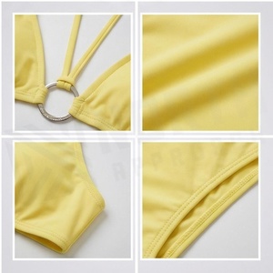Ensemble de yoga 2 pièces imprimé papillon bleu avec finition dorée, body à col en V profond et jupe portefeuille longueur genou - Product Image 3