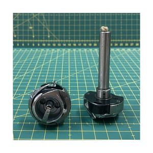 Pièces de machine à coudre industrielle HOOK 226-53158 - Product Image 1