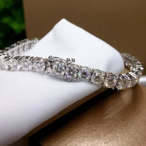 Pulsera de Tenis Tishya con Diamantes de Moissanita de Corte Redondo de 15 Quilates en Plata de Ley 925 con Acabado Chapado en Oro, Unisex - Product Image 1
