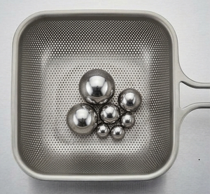 Colador de Cobre con Diseño de Malla Plateada y Mango Largo para Cocina - Product Image 3