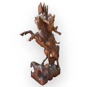 La statue de Guan Yu chevauchant un cheval est exquisément sculptée à partir d'un seul bloc de bois Huong. - Product Image 3
