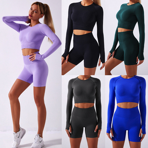 ชุดเซ็ตเสื้อครอปแขนยาวสีดำผ้าริบถัก 2 ชิ้น กางเกงขาสั้นเอวสูงทรง Biker สไตล์สปอร์ต เหมาะสำหรับใส่ในฤดูใบไม้ผลิและฤดูร้อน - Product Image 2