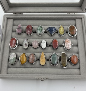 Lot de bagues assorties en gros, bagues en laiton avec pierres précieuses naturelles, designs variés, bijoux fins faits à la main, plaqués argent, fabricant - Product Image 4