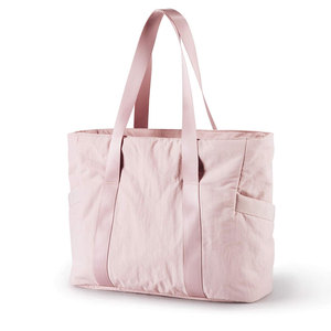 Sac fourre-tout durable pour les besoins de rangement organisé au quotidien, avec un intérieur spacieux - Product Image 1