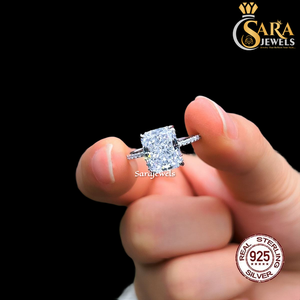 Anillo de Moissanita Corte Princesa VVS de Alta Demanda: Claridad y Brillo Deslumbrantes para el Propuesto Perfecto, Disponible para Exportación - Product Image 1