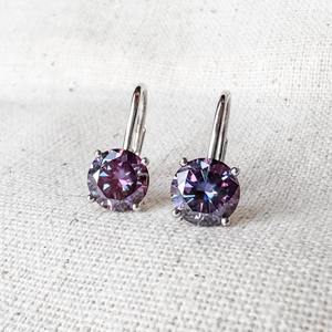 Boucles d'oreilles pendantes solitaires en argent 925 avec améthyste et moissanite taille ronde 2 carats, minimalistes, pour cadeaux à bas prix - Product Image 1