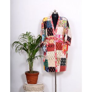 Nuevo Kimono Vintage de Seda con Parches Kantha, Bata Reciclada con Cinturón, Ropa de Dormir para Mujer - Product Image 3