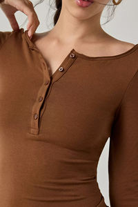 เสื้อครอปเฮนลีย์ผู้หญิง ผ้าฝ้าย 100% แขนยาว กระดุมหน้า ทรงพอดีตัว สไตล์สตรีทแฟชั่น เสื้อยืดคอกลม ขายส่ง เสื้อสไตล์ Y2K - Product Image 3