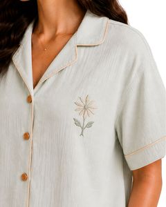 Ensemble de pyjama pour femme personnalisé en vert sauge clair, manches courtes, boutonné, vêtements de nuit, broderie florale, doux, respirant, pour l'été - Product Image 5