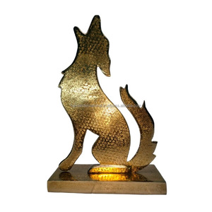 Sculpture décorative en aluminium en forme de cerf avec finition dorée pour la décoration intérieure Sculpture en métal Articles cadeaux Diwali - Product Image 5