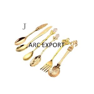 Ensemble de couverts de couleur dorée antique dernier ensemble de couverts de décoration en métal fantaisie nouveau élégant moderne grand ensemble de couverts de service pour l'approvisionnement en gros - Product Image 1