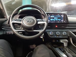 ELANTRA (AVANTE) 2021, SEDÁN FÁCIL DE CONDUCIR, VEHÍCULO USADO DE SEGUNDA MANO, Asientos de Cuero, Pantalla Táctil, Automático - Product Image 2