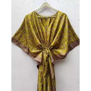 Kaftan en soie fleuri fait main pour femmes, vêtements de vacances, paréos de bain par Ethnic Craft Hub India - Product Image 4