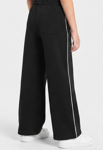 Conjunto Deportivo para Niñas, Sudadera con Capucha Extra Grande y Pantalones Deportivos en Color Negro con Líneas en Contraste, en Algodón Suave, Fabricante OEM - Product Image 5