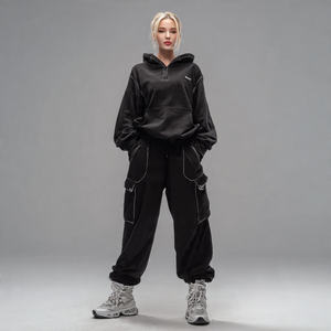 Conjunto de chándal de invierno para mujer de 550 gsm: Sudadera con capucha de hombros caídos y pantalones cargo de pierna ancha - Product Image 1