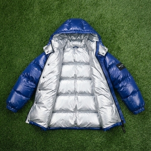 Chaqueta Acolchada con Capucha Azul Rey para Hombre, Chaqueta de Invierno Brillante con Acolchado, Chaqueta Casual para Exteriores con Cierre Completo y Aislamiento Térmico - Product Image 5