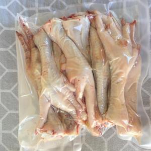 Pieds de poulet surgelés et emballés pour le transport longue distance, riches en protéines pour une consommation saine - Product Image 1