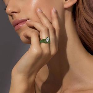 Bague de luxe pour femme en or 9 carats avec diamant de laboratoire taille marche marquise de 2,77 ct, cadeau de fiançailles étincelant - Product Image 1