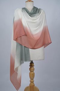 Estola de Cachemira y Lana Fina con Degradado de Tres Tonos, Suave y Ligera, Elegante y a la Moda para Fiestas, Festivales y Uso Diario - Product Image 3