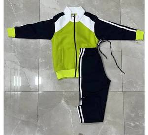 ชุดกีฬาเด็กนักเรียน 2 ชิ้น ผ้าฝ้าย พิมพ์โลโก้ได้ สีเขียวและสีดำ ผ้าซุปเปอร์โพลี สำหรับใช้ในโรงเรียน - Product Image 1