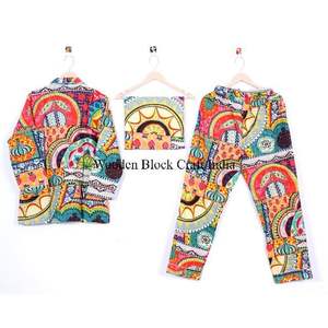 Ensemble de pyjama 100% coton fait main pour femmes avec fermeture à boutons, col rabattu, poches, sac assorti, vêtements de nuit confortables - Product Image 4