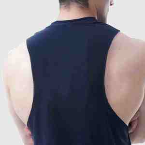 Camiseta sin mangas de longitud regular para hombre, estilo ligero, tela transpirable, precio económico, camiseta sin mangas para hombre en colores sólidos. - Product Image 3