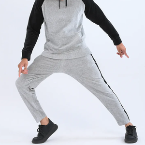 Conjunto Deportivo Urbano Unisex de Invierno, Dos Piezas con Bloques de Color, Sudadera con Capucha y Cordones Ajustables, Ribetes Acanalados - Product Image 6