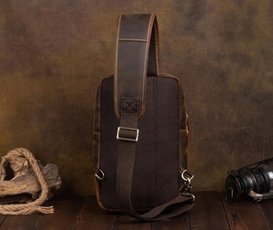 Sac de poitrine tendance en cuir véritable, design élégant, matériau respirant, durable, antivol, à une sangle, très demandé - Product Image 5