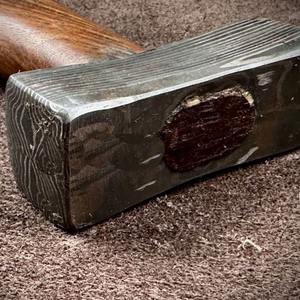 Marteau de forgeron professionnel en acier Damas, fait main, motif torsadé, construction entièrement forgée à lame pleine - Product Image 6