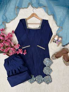 Traje pakistaní azul marino para mujer con dupatta en contraste – Elegante ropa de fiesta - Product Image 6