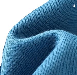 เสื้อฮู้ดดี้ผู้ชายผ้าฝ้ายฟลีซ 100% สีพื้นเรียบ สำหรับฤดูหนาว แบบสั่งทำพิเศษ ขอบดิบ พิมพ์ลายด้วยความร้อน มีกระเป๋า สไตล์สตรีทแวร์ หนานุ่ม - Product Image 5