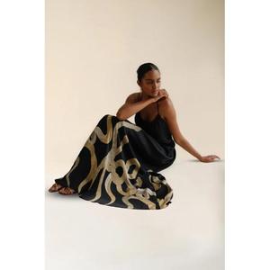 ชุดเดรสยาวผ้าไหมแท้ 100% ดีไซน์หรูหรา ลายงูมหัศจรรย์ งานฝีมือสัญลักษณ์แห่งการเกิดใหม่ ความตาย และความมรณะ รูปเงาชายหาด ปรับแต่งได้ - Product Image 2