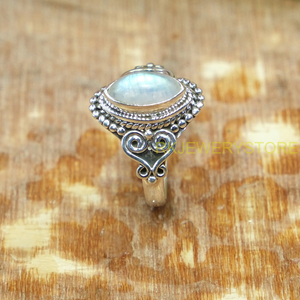 Bague Statement Vintage Faite à la Main en Argent Sterling 925 avec Pierre de Lune Arc-en-ciel Naturelle et Cabochon en Pierre Blanche pour Femme - Product Image 6