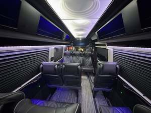 Mercedes-Benz Executive Shuttle Sprinter 2022 usado, 15 pasajeros - Product Image 3