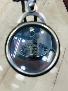 Loupe vintage en laiton noir réglable sur base en bois |   Loupe de bureau classique - Product Image 2