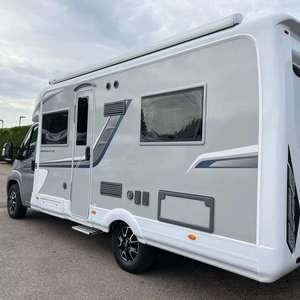 Mini-caravane moderne 4x4 élégante et légère, camping-car tout-terrain avec capacité de couchage pour 4 personnes - Product Image 3