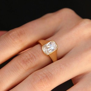 Anillo de compromiso con diamante cultivado en laboratorio de 3.00 quilates con corte cojín, engaste tipo bisel, oro amarillo de 14K, certificado IGI, anillo de promesa - Product Image 1
