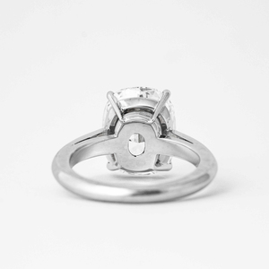 Anillo de Compromiso Solitario Atemporal de Oro Blanco de 14K con Diamante Cultivado en Laboratorio de 5.00ct, Corte Cojín, Claridad F VS2, Joyería Fina Premium - Product Image 4
