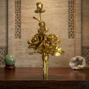 Escultura Decorativa de Hierro Dorado Khang Hung Phat, Adorno para Hogar y Jardín, Diseño Hueco, Estilo Elegante, Acabado Pintado - Product Image 6