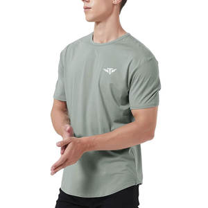 Camiseta ligera para hombre, lisa, hecha con tela transpirable para días de verano cómodos, 100% algodón - Product Image 4