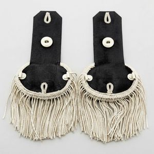 Épaulettes décoratives dorées à franges cérémonielles avec détails brodés en fil de bouillon pour uniformes formels et défilés - Product Image 5