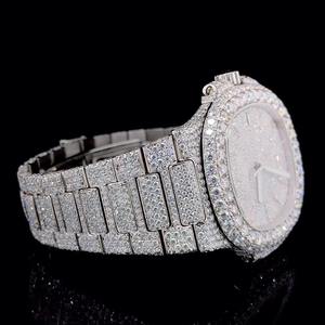 Reloj de pulsera de lujo con diamantes, brazalete con números romanos, detalles en oro rosa y esfera redonda brillante para hombre - Product Image 4