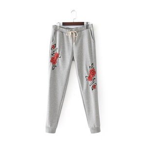 Nuevo Diseño de Chándal para Mujer que Combina Comodidad, Estilo y Rendimiento, Perfecto para Entrenamientos o Uso Casual - Product Image 2