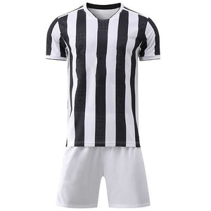 Uniforme de Fútbol Personalizado de Alta Calidad, Transpirable, Tallas Grandes, 100% Poliéster, Secado Rápido, Impresión por Transferencia de Calor, 220g, Unisex para Adultos - Product Image 3