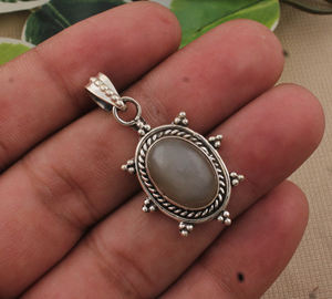 Colgante de Piedra Lunar Gris Natural, Plata de Ley 925, Estilo Vintage, Curativo, Unisex, Hecho a Mano, Venta al Por Mayor - Product Image 4