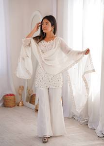 Conjunto sharara de seda crujiente con bordado de lentejuelas, forro de algodón, mangas largas y dupatta a juego para un atuendo étnico elegante. - Product Image 4